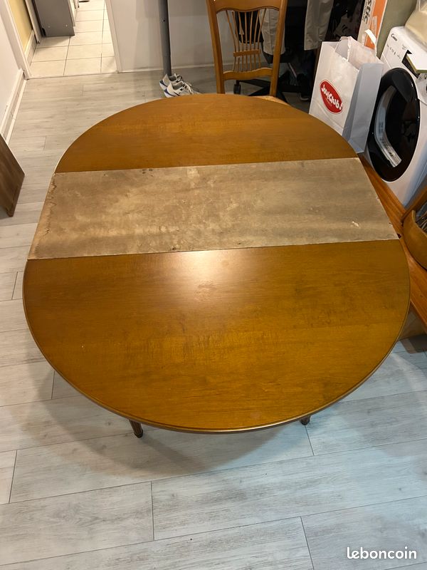Table Ronde Merisier Massif Avec 2 Rallonges + 4 Chaises – Lot 5 Pièces