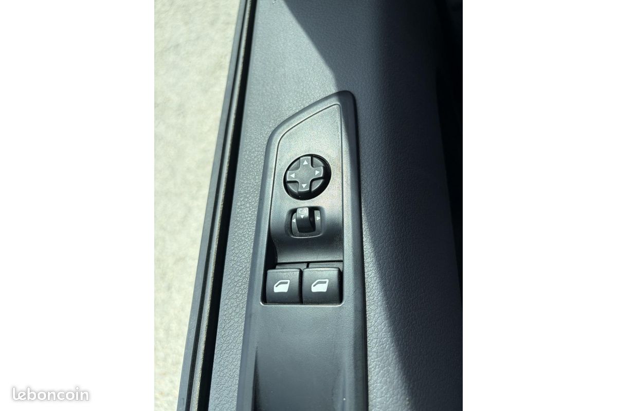 PEUGEOT EXPERT 2.0 BlueHDi -177 EAT8 CAMERA (image 16)
