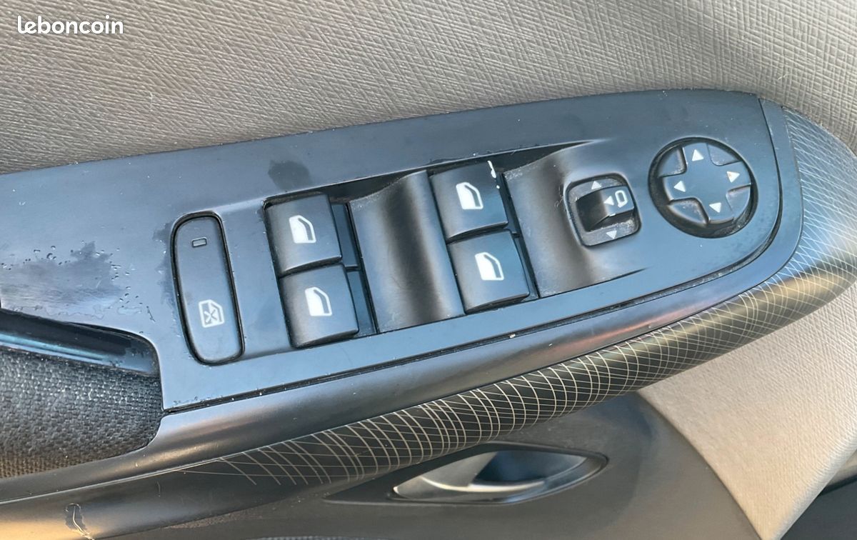 Citroen c4 picasso 1.6 bluehdi 120 intensive (image 26)