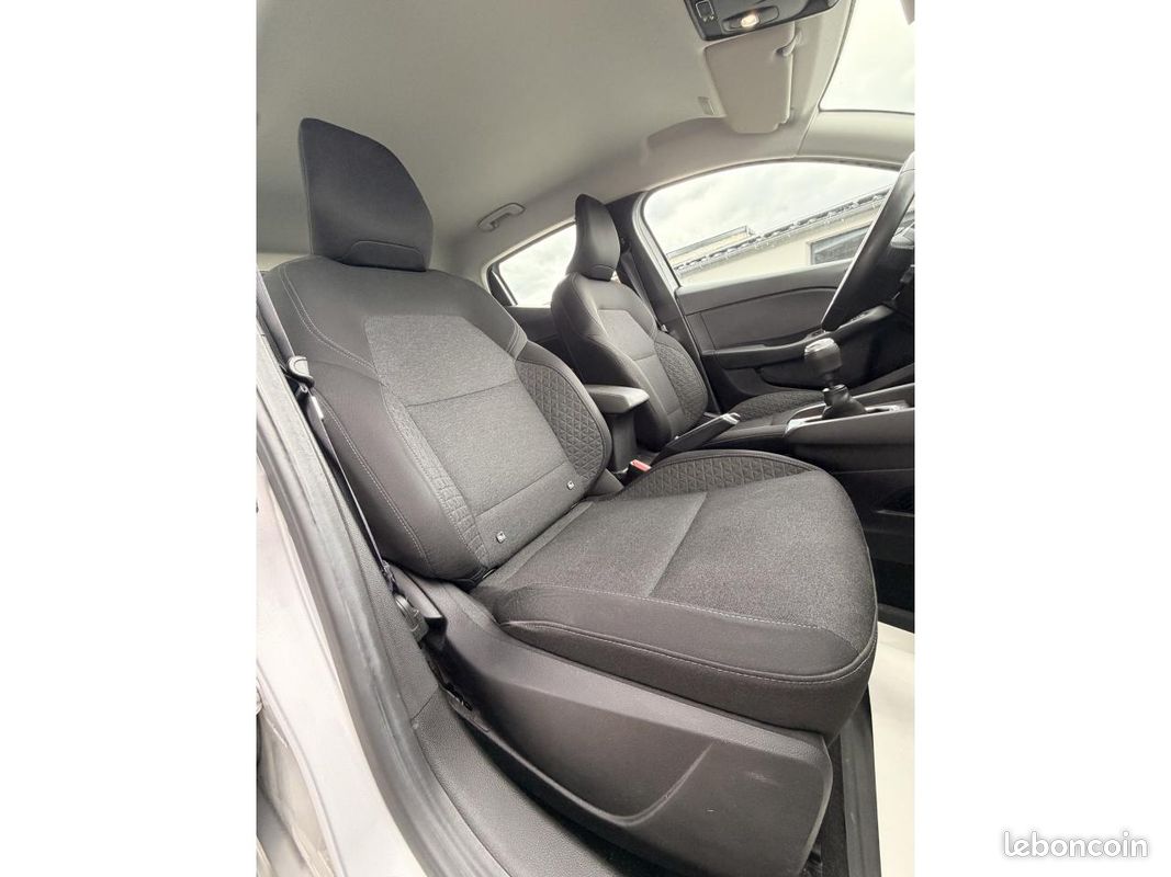 RENAULT CLIO 1.5 Blue dCi - 85 ch - 128900 kilomètres - 1 ère main (image 11)