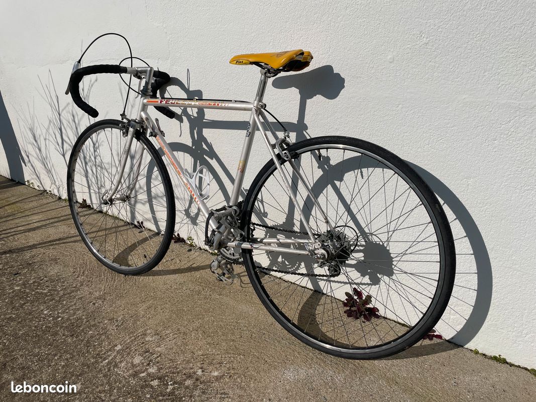 Vélo Peugeot vintage (image 2)