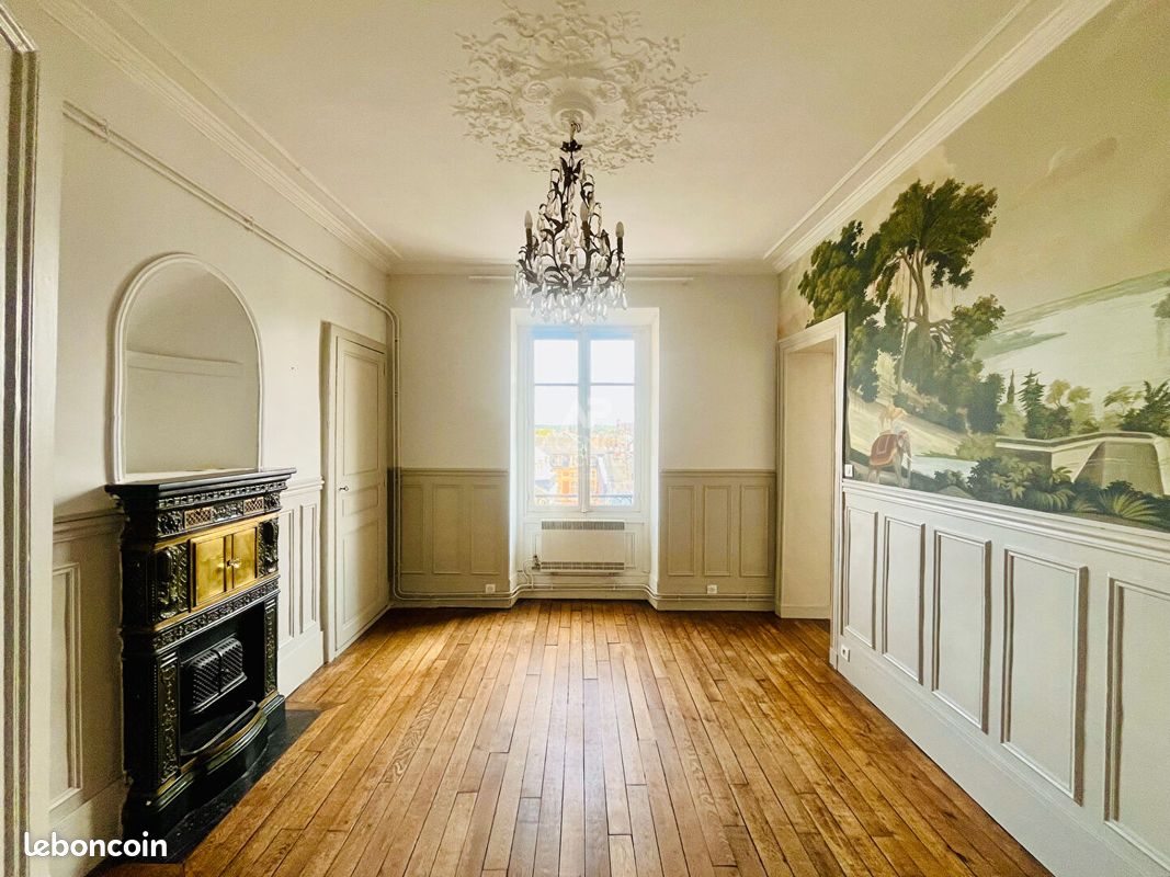 Appartement 5 pièces 106 m² · à Versailles · 106 m² · 2 500 €