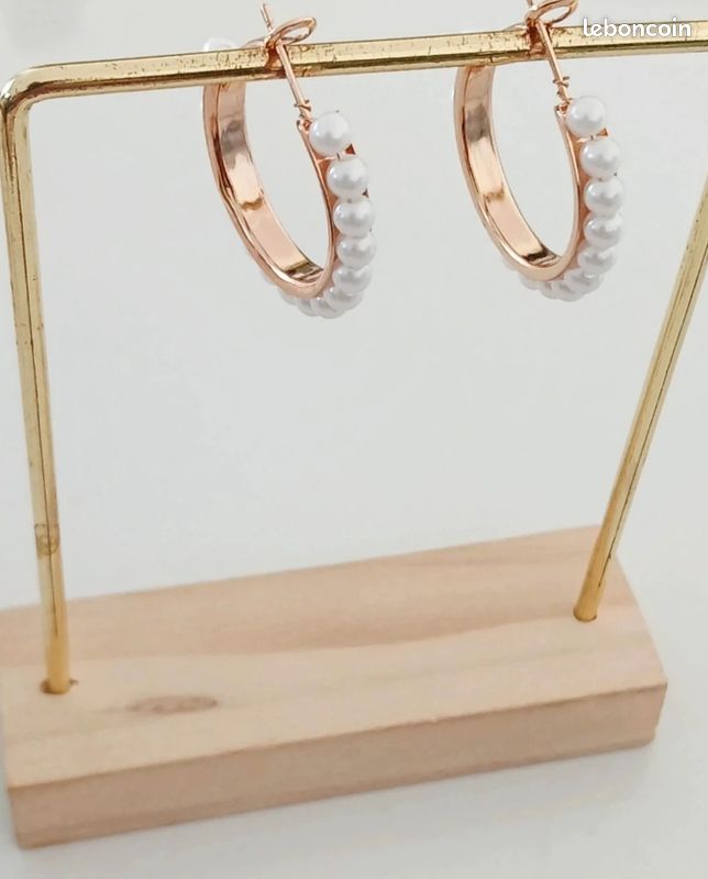 Boucles d’oreilles créoles doré rose perles blanches acier inoxydable (image 1)