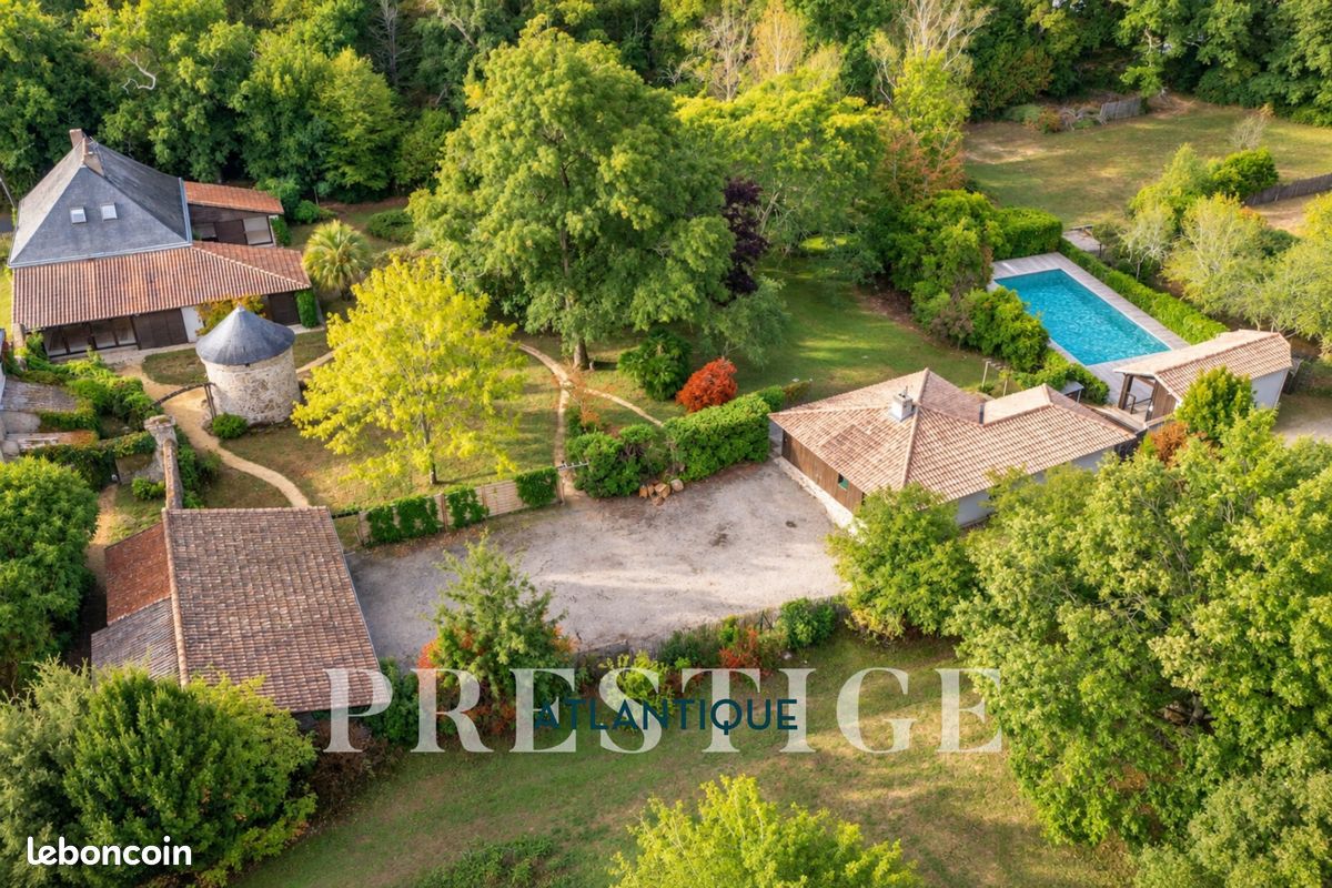 Maison 12 pièces 306 m² · à Pornic · 306 m² · 1 098 500 €