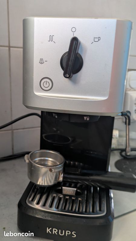 Krups Cafetière expresso à pompe Virtuoso + inox – XP444C10