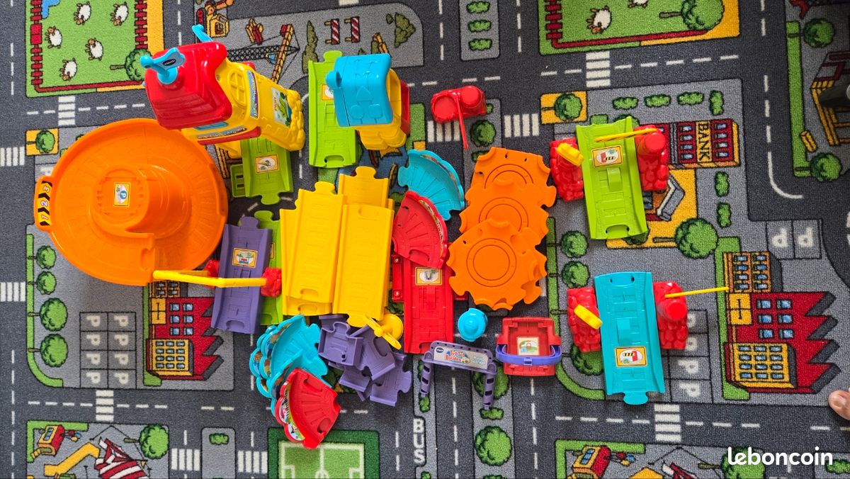 VTech Tut Tut Bolides – Maxi Garage + Parking + nombreux éléments de circuit (image 2)