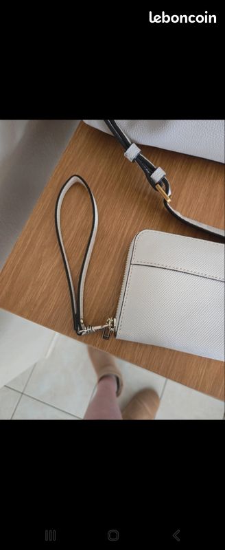 Sac a main et portefeuille guess (image 7)