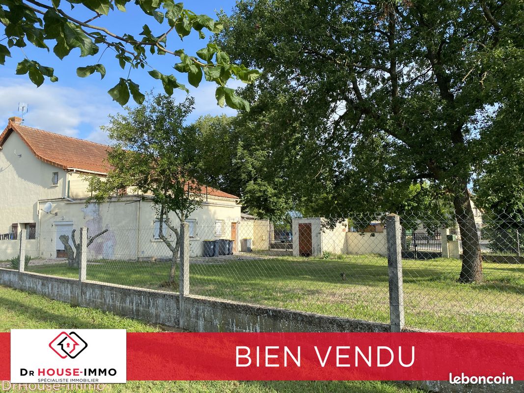 Appartement 3 pièces 140 m² · à Jaunay-Marigny · 140 m² · 86 400 €