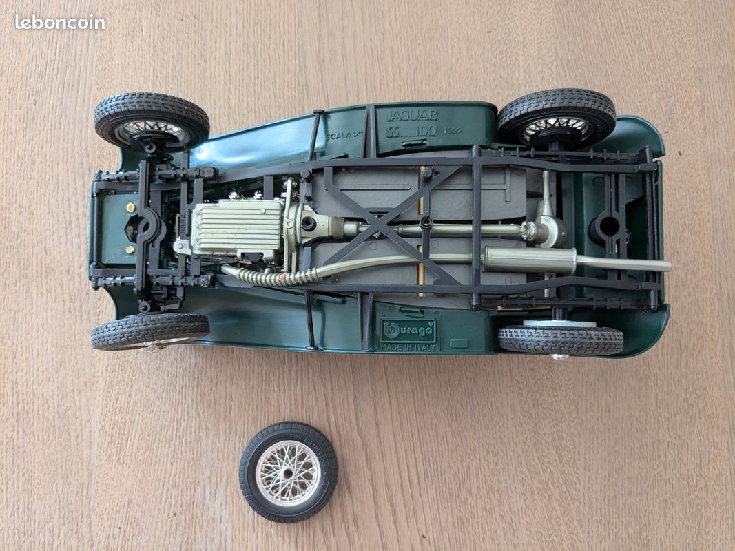 Voiture Burago Jaguar SS 100 1937 1/18 - Collection