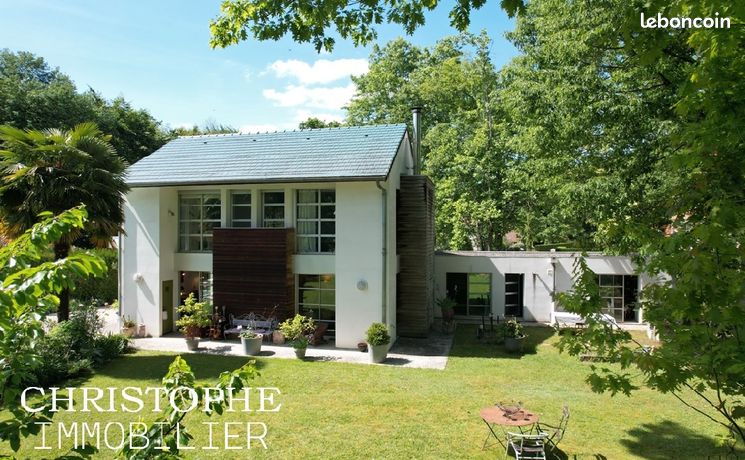 Maison 7 pièces 200 m²