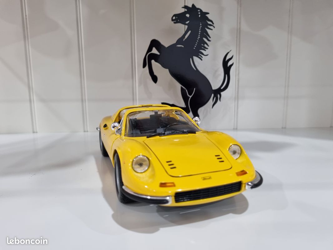Hot Wheels 1/18 Ferrari Dino 246 GTS Elite Version fundida a presión rojo
