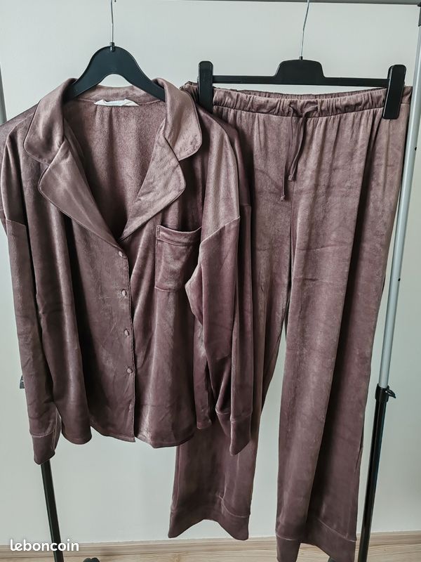 Tenue intérieure femme velours Vêtements