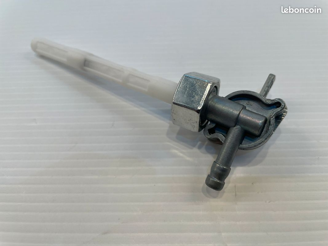 Robinet essence universel avec reserve moto 6mm neuf (image 2)