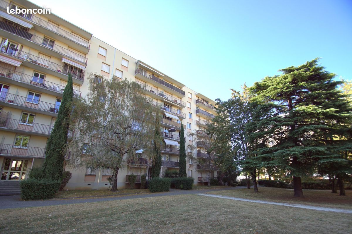 Appartement 3 pièces 64 m² · à Le Pont-de-Claix · 64 m² · 111 000 €
