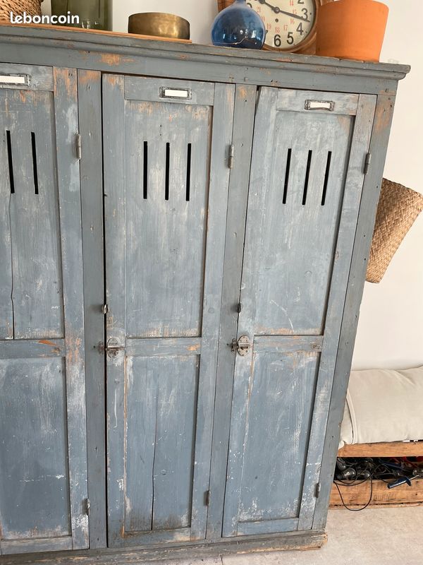 Vestiaire ancien en bois (image 11)