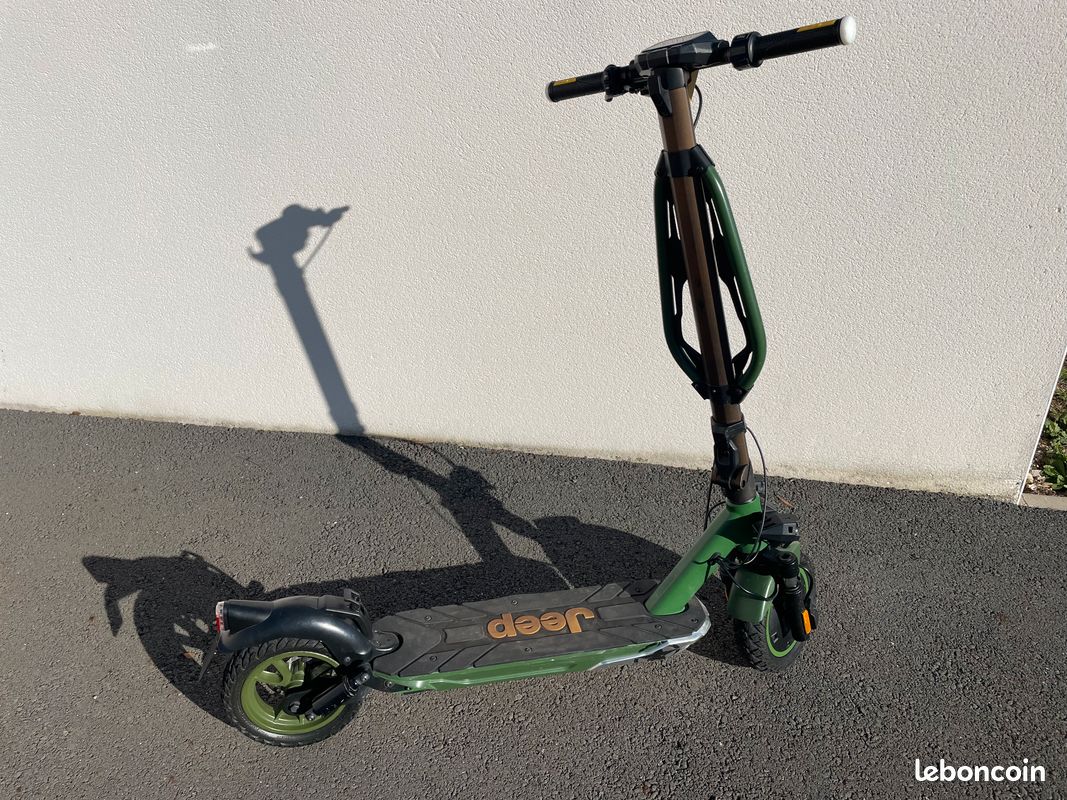 Trottinette électrique Jeep 2XE Adventurer Avec Clignotants