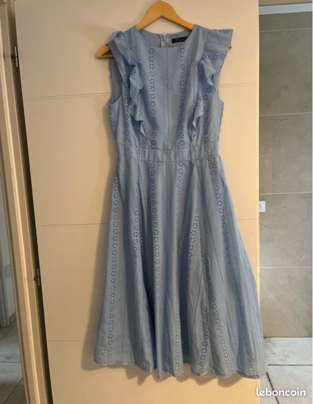Robe cérémonie (image 1)