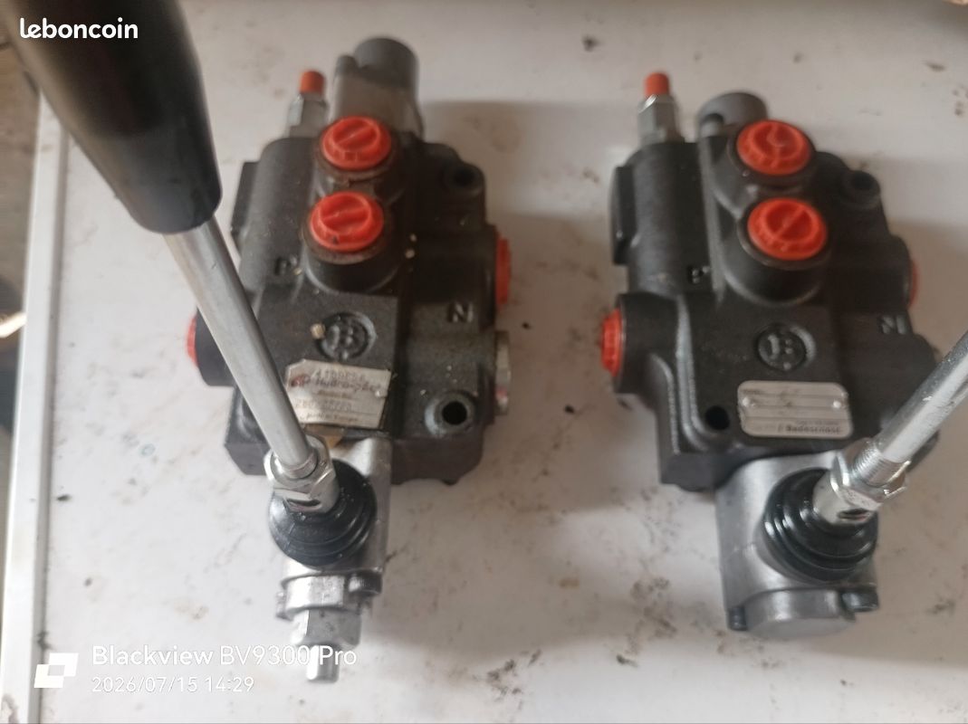 2 distributeur hydraulique 80 l (image 1)