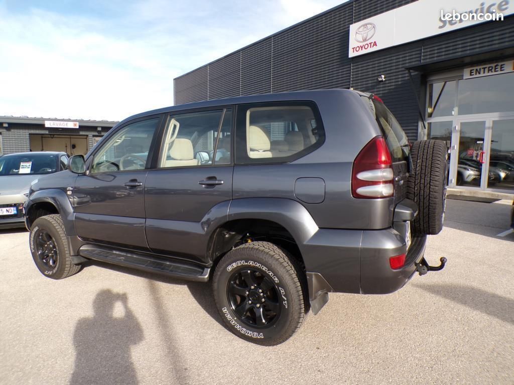Toyota Land Cruiser VX 3.0 D-4D 165 BVA (image 2)