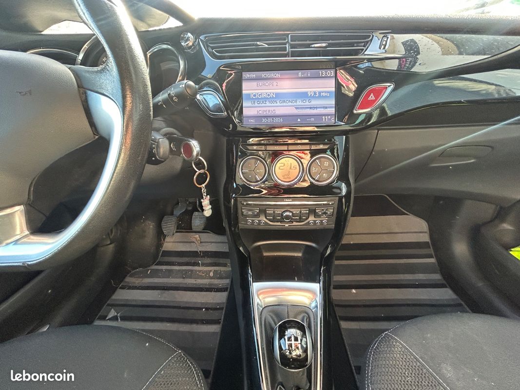 CITROEN DS3 e-HDi 90 Airdream So Chic (image 16)