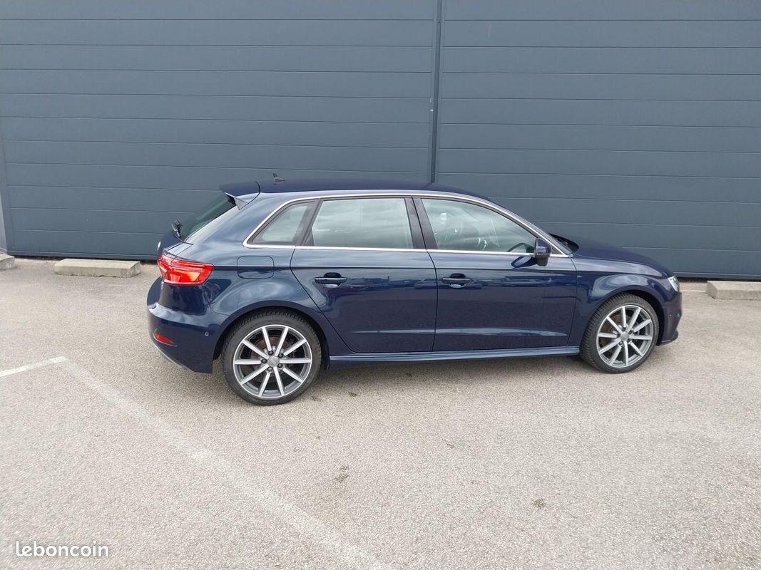 AUDI A3 Sportback 40 e-tron 204 S tronic 6 Design Luxe (image 7)