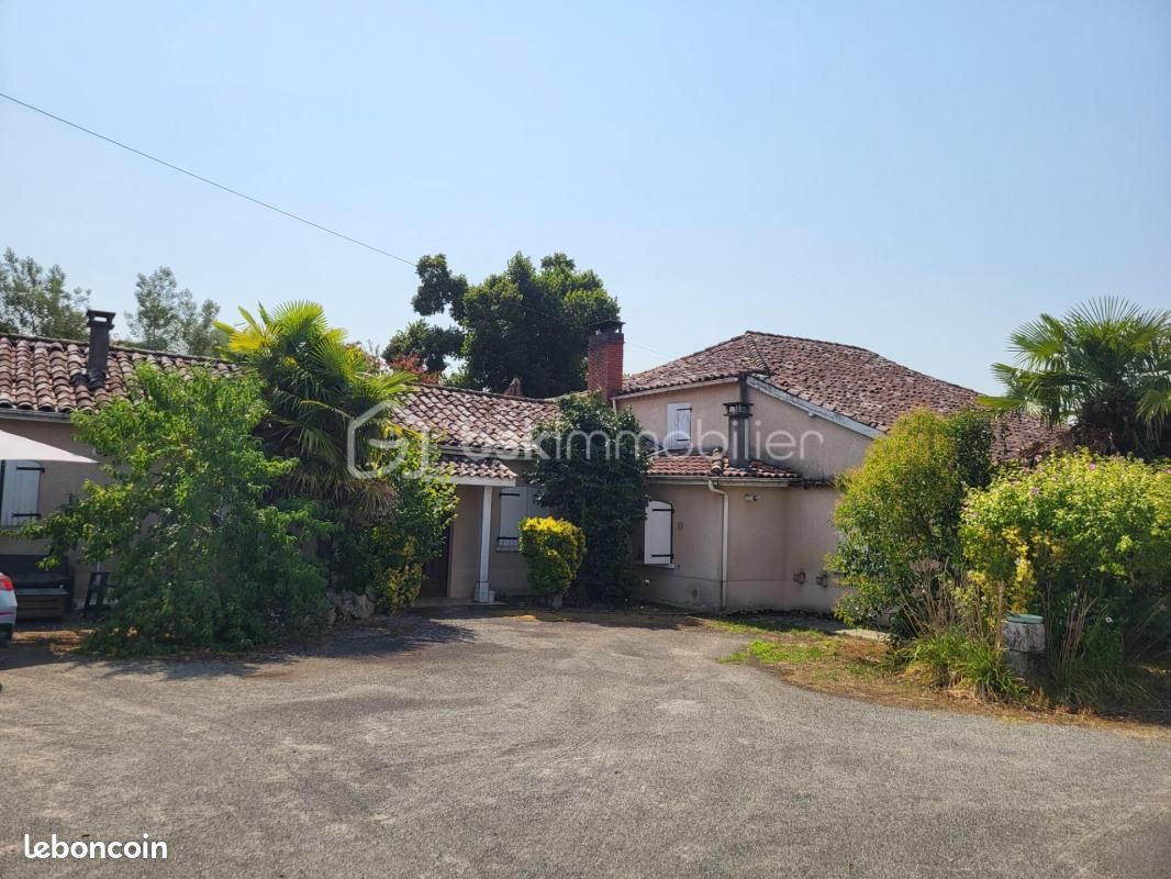 Maison 8 pièces 204 m² · à Bétous · 204 m² · 221 000 €