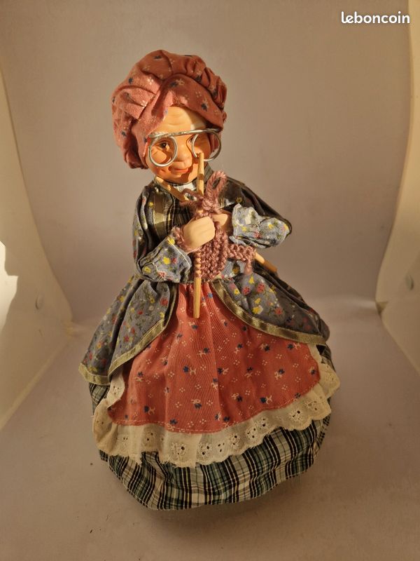 Poupée Automate Musical Grand Mère Porcelaine Et Tissu - Collection