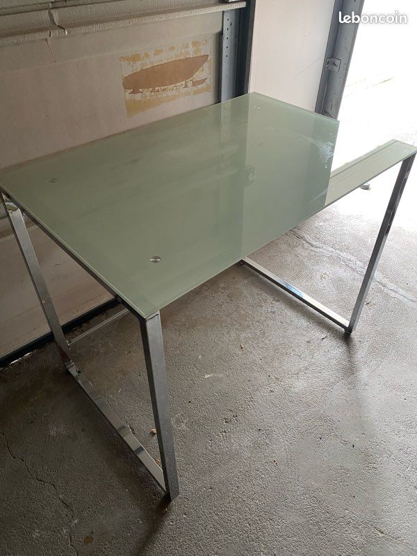 Bureau en verre (image 1)