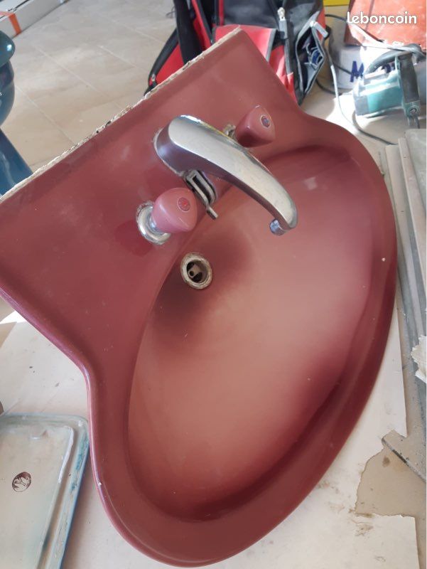 Lavabo sur pied (image 1)