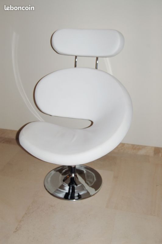 Fauteuil design blanc (image 1)