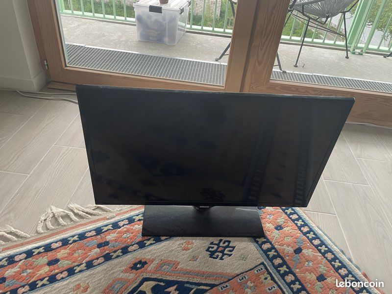 TV Samsung LCD LED : 81 cm (32") TV Full HD (HD TV 1080p) : 1920 x 1080 (image 1)