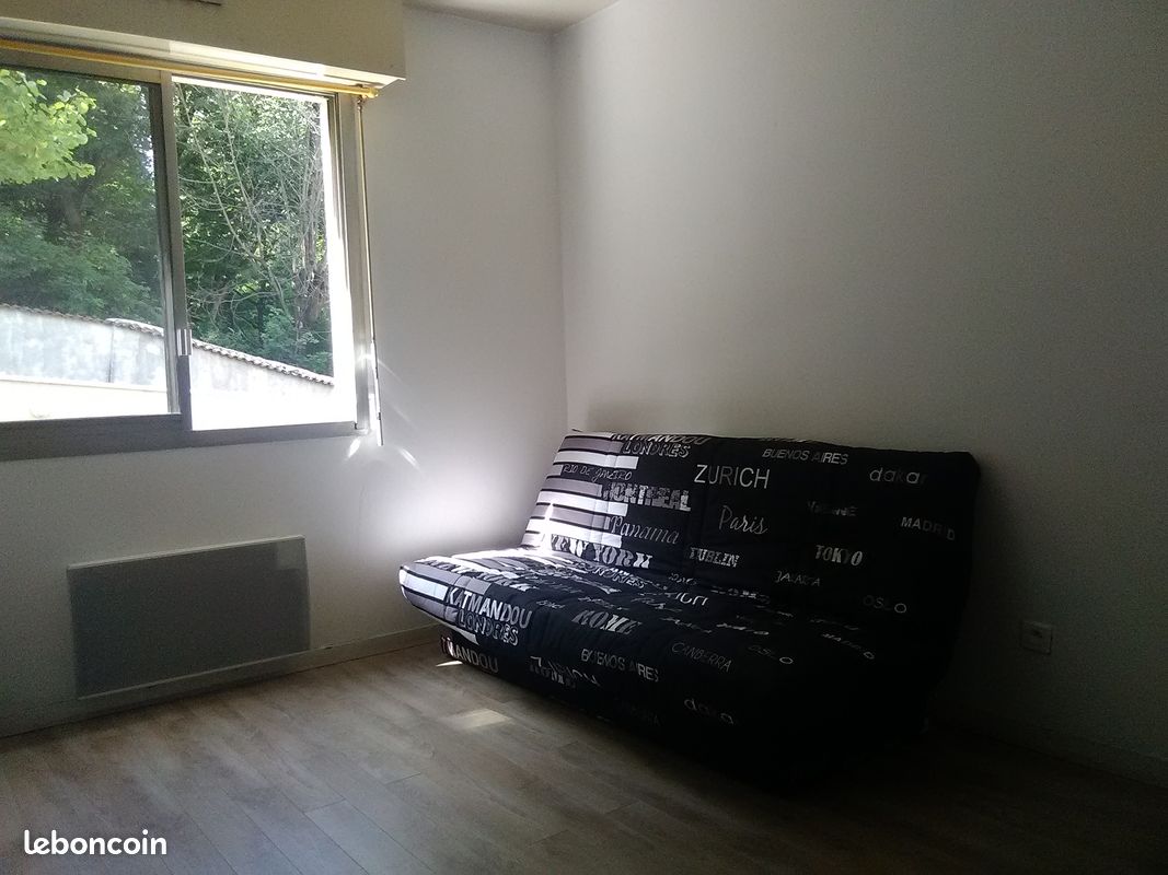 Appartement 1 pièce 18 m² · à Caluire-Et-Cuire · 18 m² · 598 €