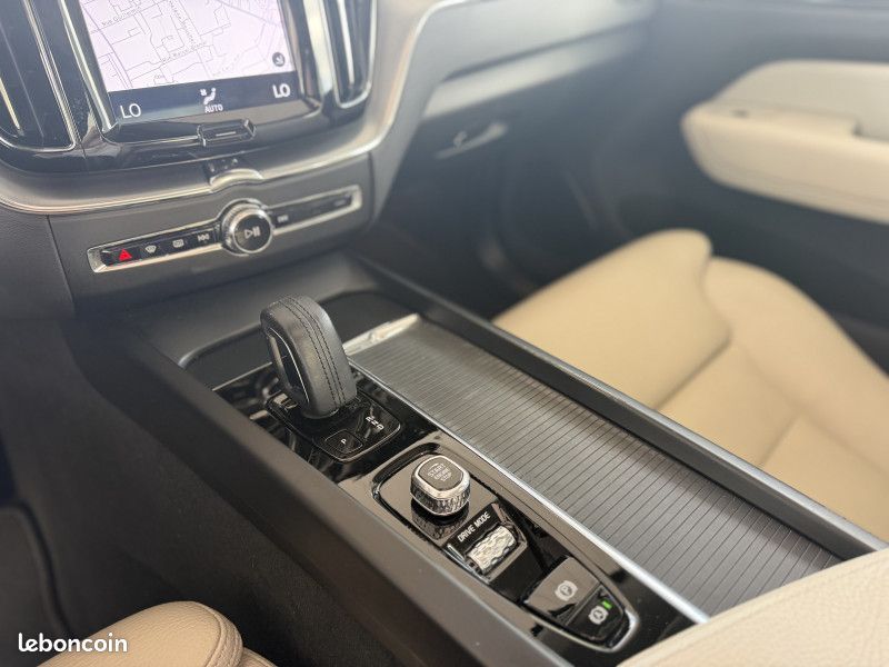 Volvo XC60 T8 TWIN ENGINE 303 + 87CH BUSINESS EXECUTIVE GEARTRONIC (image 20)