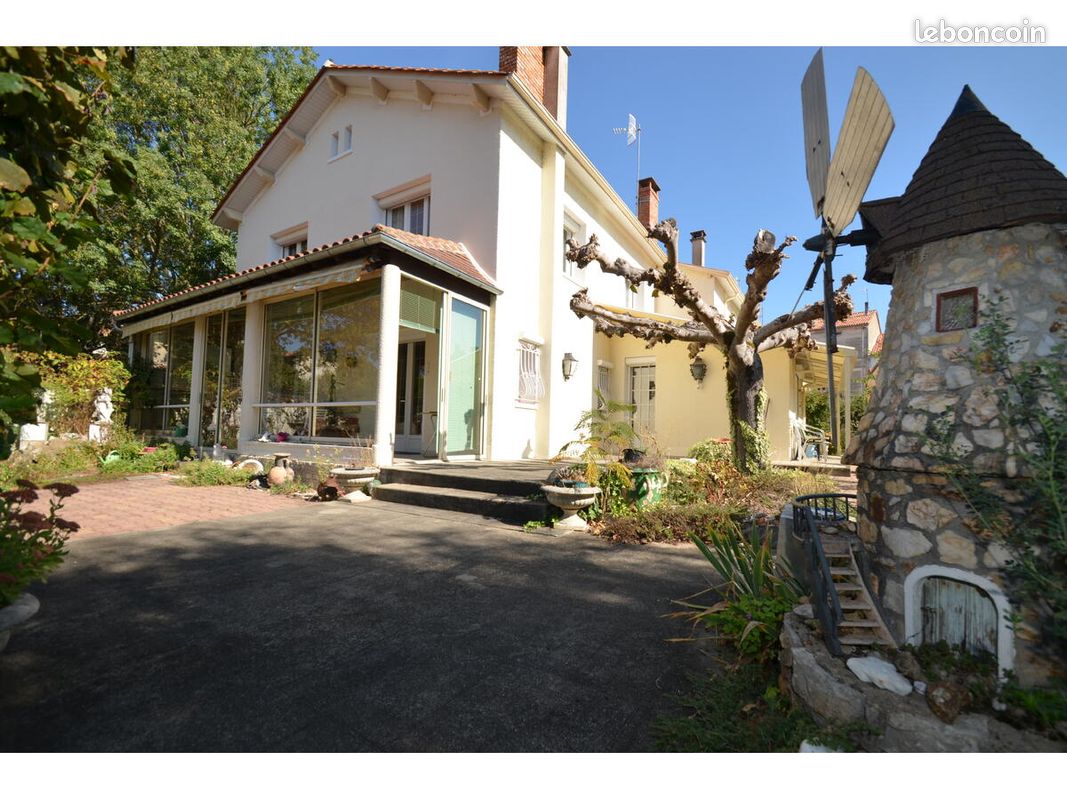 Maison 8 pièces 174 m² · à Ribérac · 174 m² · 265 000 €