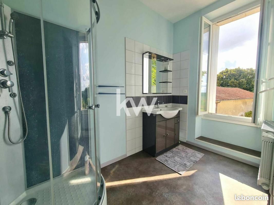 Propriété 13 pièces 362 m² - Châtignac 16480 (image principale 12)