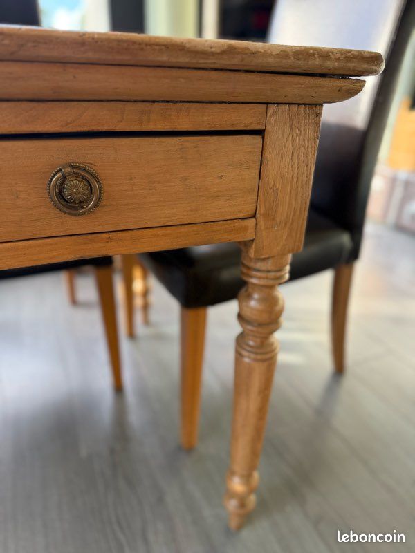 Table en châtaignier (image 3)
