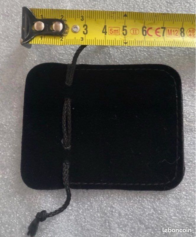 Lot de 100 petites pochettes cadeaux noires texture velours (image 5)