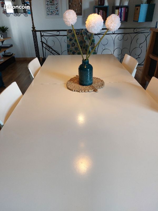 Table salle à manger + 4 chaises ikea (image 2)