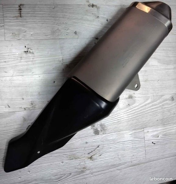 Silencieux Suzuki 750 GSXR origine (image 1)
