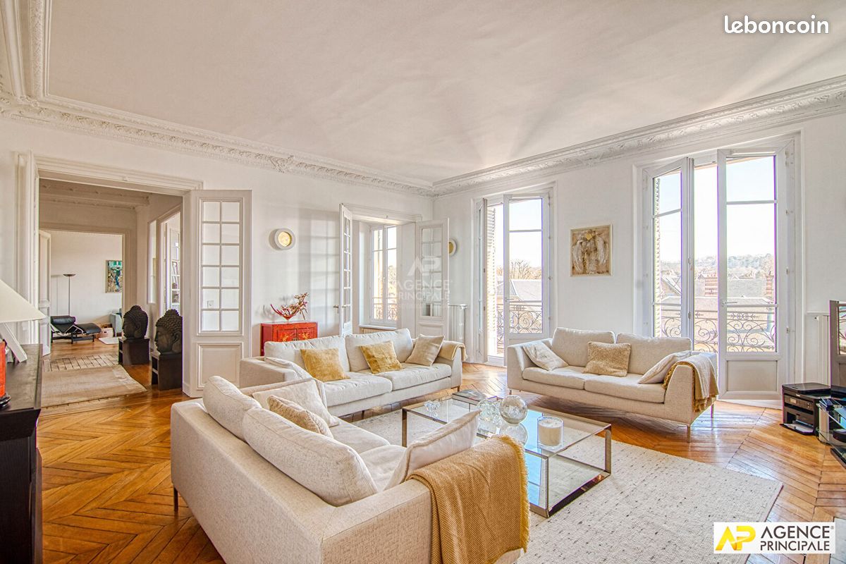 Appartement 8 pièces 271 m² · à Versailles · 271 m² · 2 360 000 €