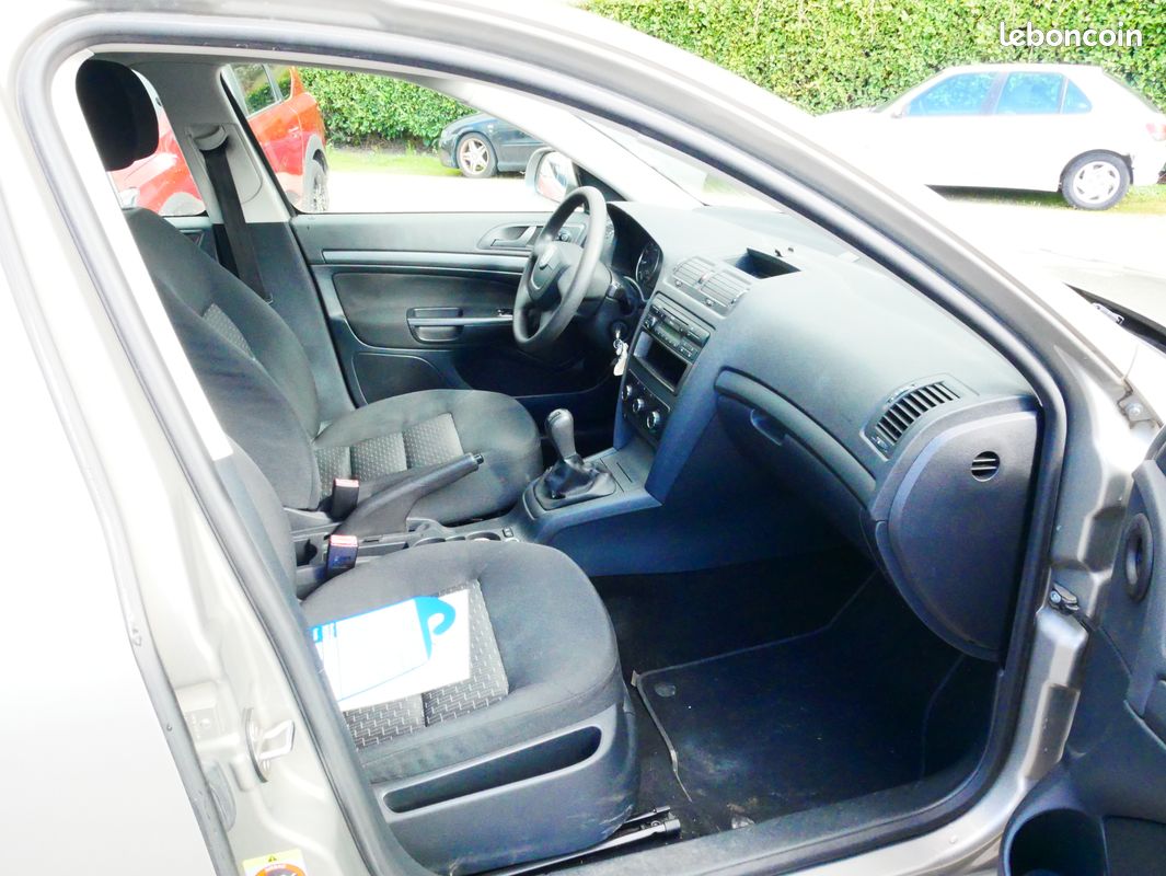 Skoda octavia tsi 105cv 1ere main 86950km d origine clim ct 2028 gtie 1 an (image 5)