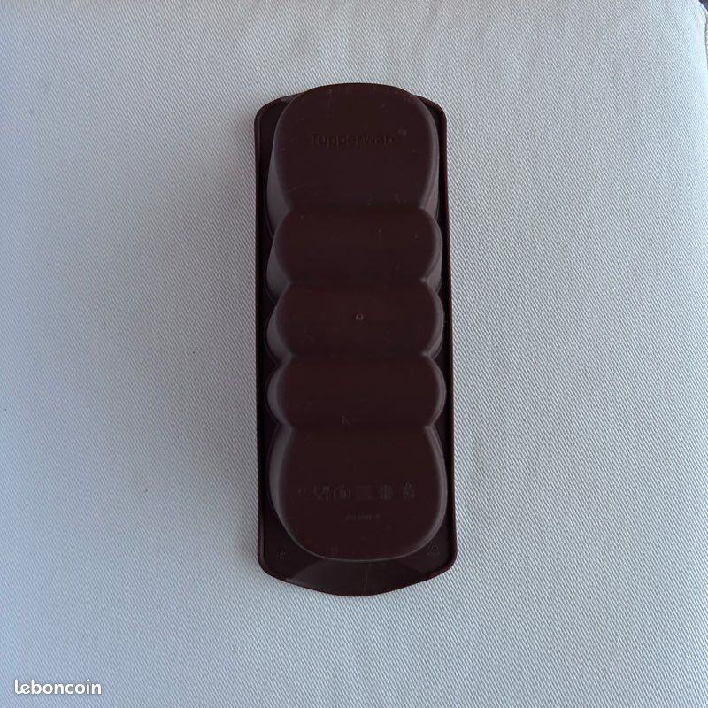 moule fleur tupperware marron moule a gateau tupperware comme