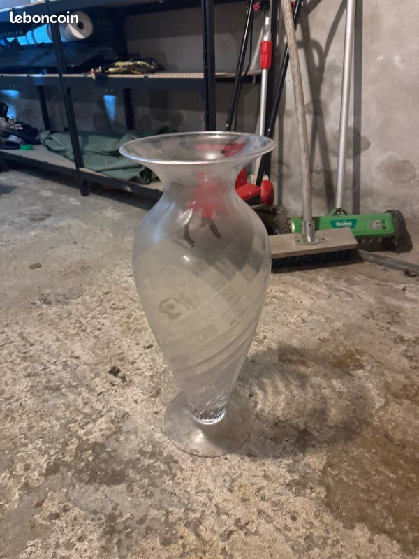 Grand vase en verre (image 1)