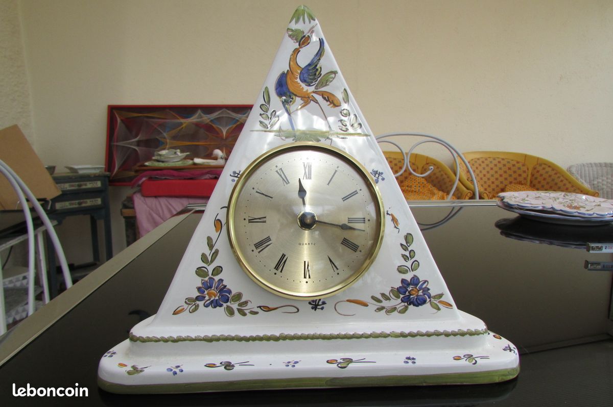 Pendule pyramidale en faience de Martres (image 4)