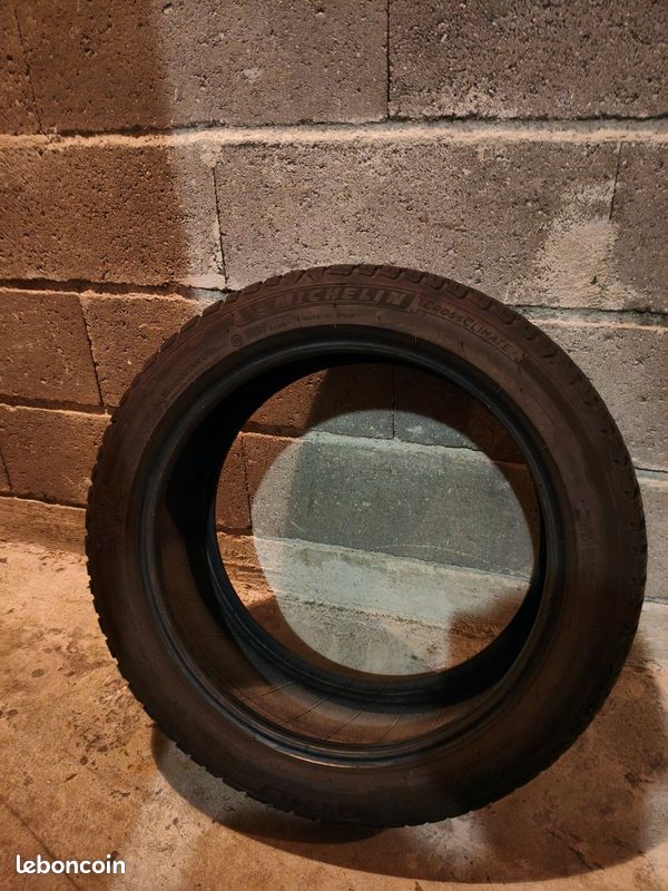 Pneu Michelin Crossclimate2 - 225/45 R17 état quasi neuf (image 4)