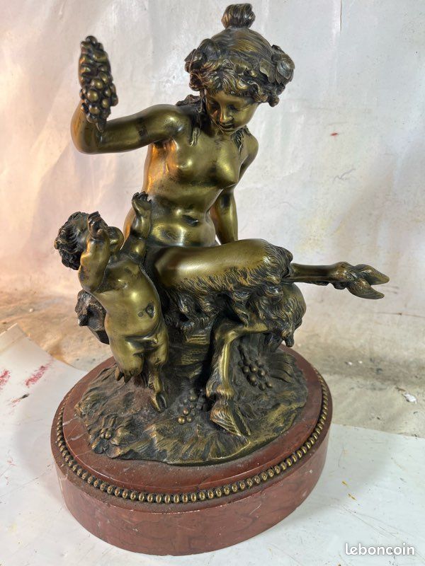 Sculpture en bronze signée Claudion – Bacchante et enfant bronze (image 2)