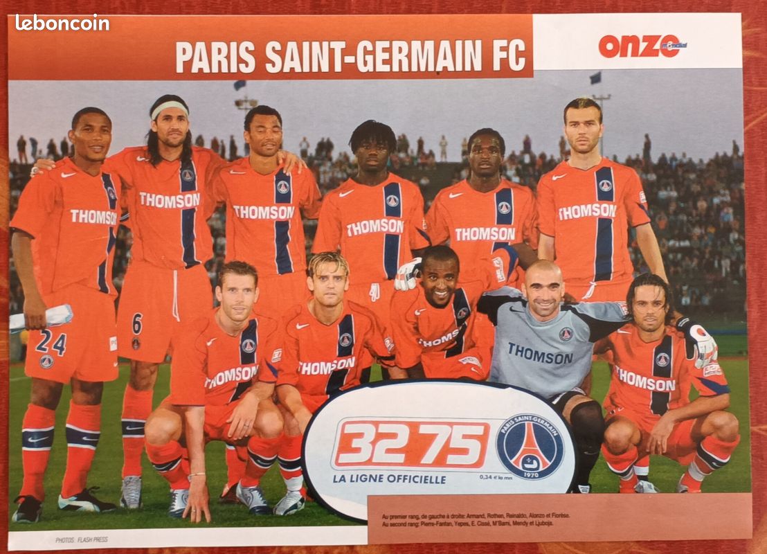 Vintage 1980 : Équipe Du Paris Saint-Germain Avec Rocheteau, Fernandez Et Les Légendes - Photo Collector