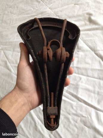 Selle avec ressort cuir + rivet VELO VELO