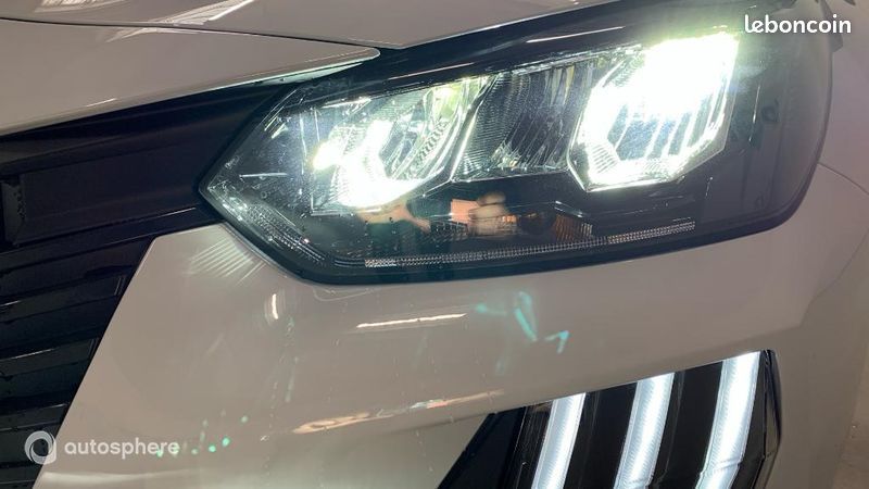 Peugeot 208 1.2 Hybrid 110ch Style e-DCS6 (image 17)