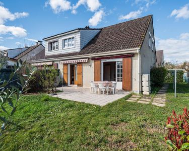Maison 300 000 € - 104 m²